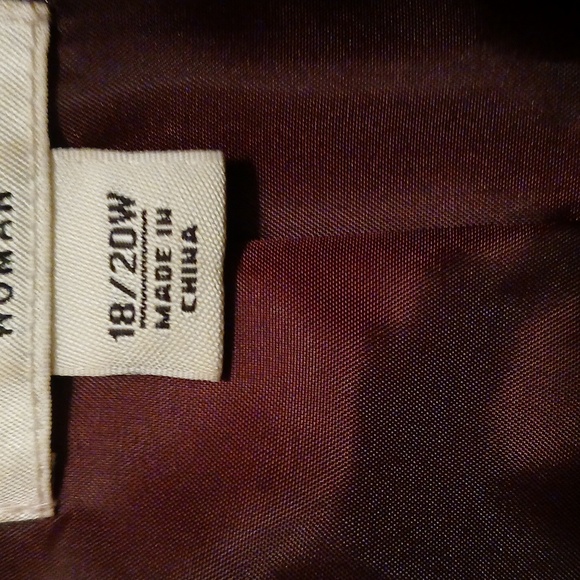 Short jacket with fur collar.  Gently used. I. Like new condition. - Picture 2 of 3